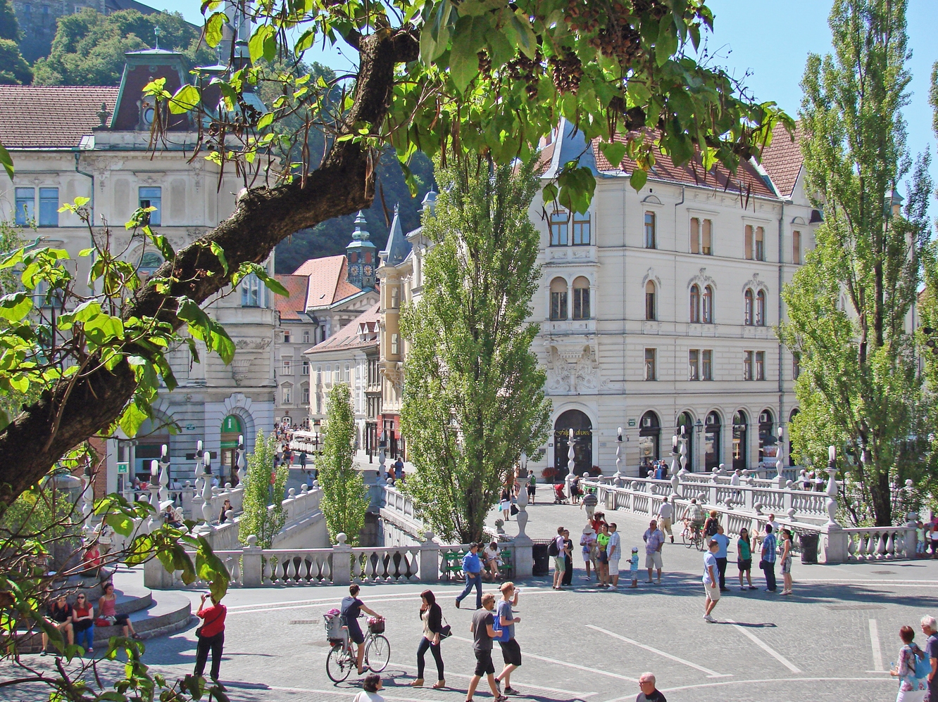 Sončna Ljubljana – Tromostovje in Ljubljanski grad